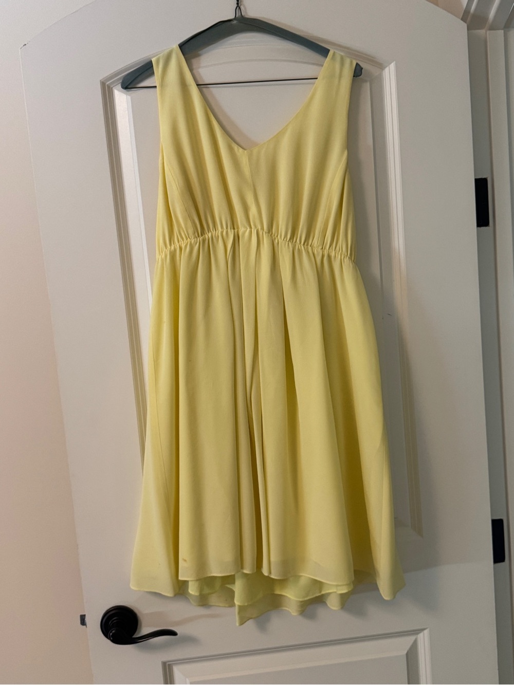 Club Monaco Woman’s 100% silk Sleeveless Dress. Size 10